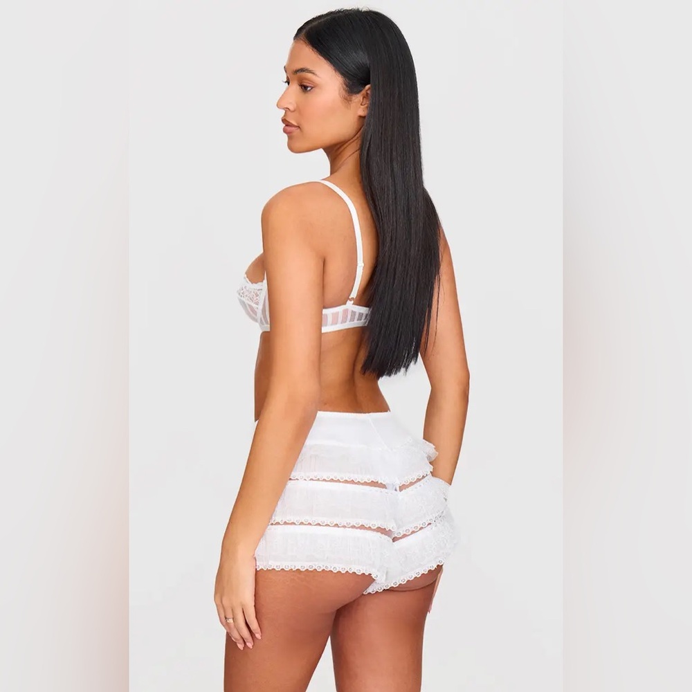 PrettyLittleThing Lace Frill Bloomer Knicker Shorts
